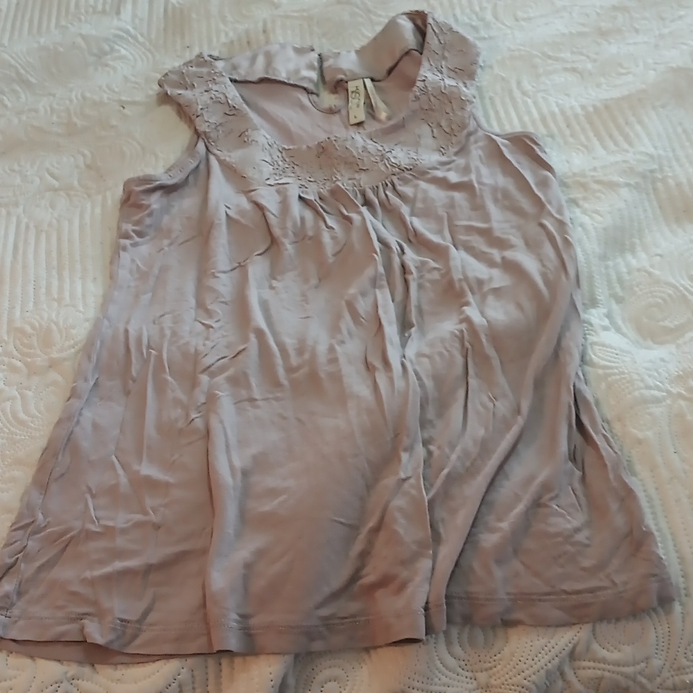 Grey 🩶  lavender 🪻 sleeveless blouse